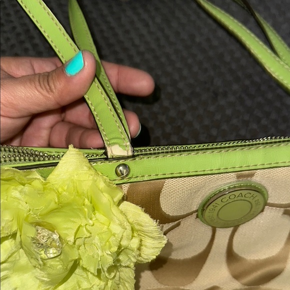 Coach Green and Tan Signature Tote Bag - Picture 7 of 14